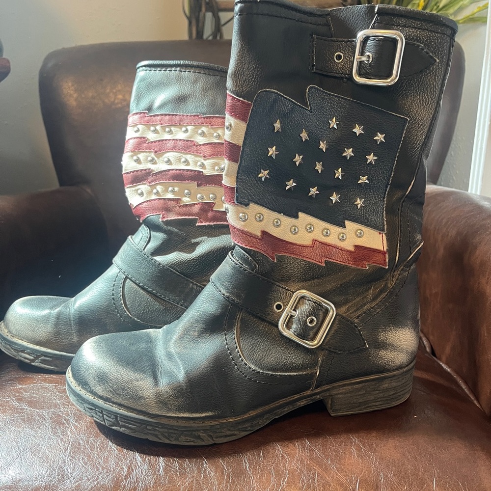 Black Leather Boots with American Flag Design